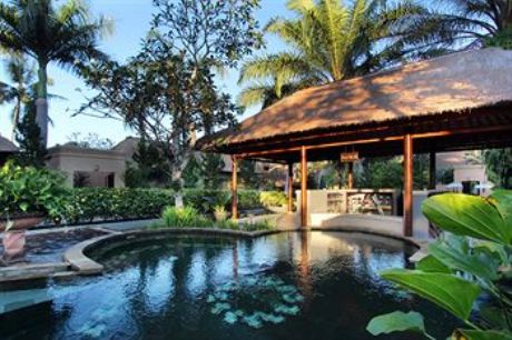 Poolside Bar